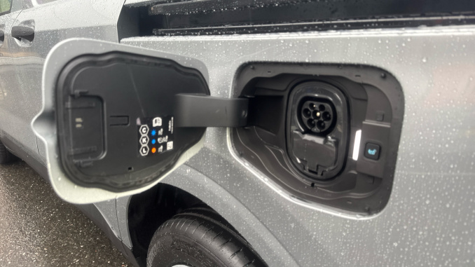 Ford Transit Courier E-Transit Courier 100kW 43kWh Trend Van Auto - Image 29